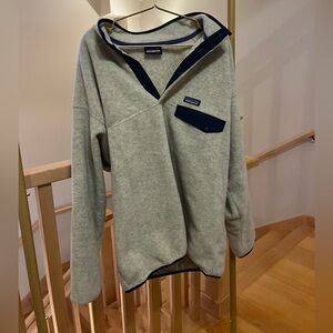 Patagonia grey and dark blue fleece